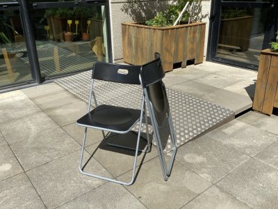 photochaisesnoirespliantes.jpg